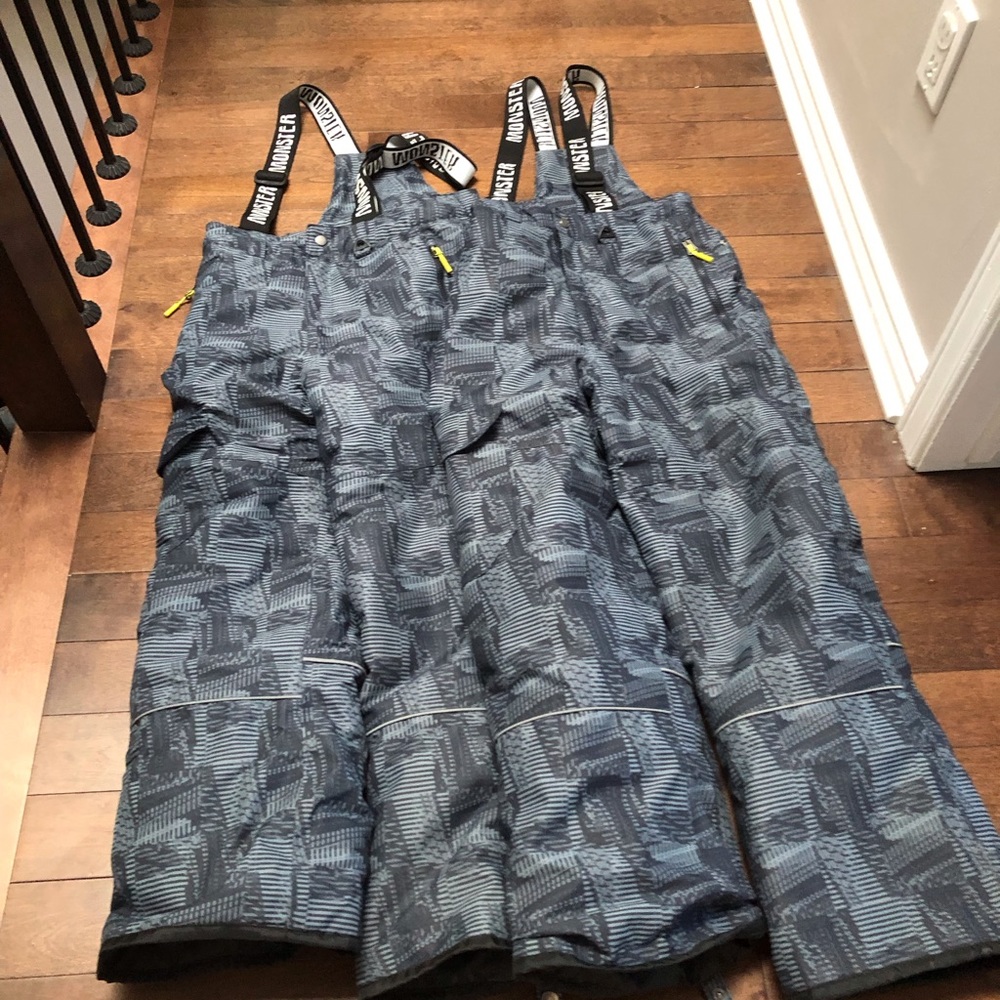 2 Pairs of Youth Snowpants